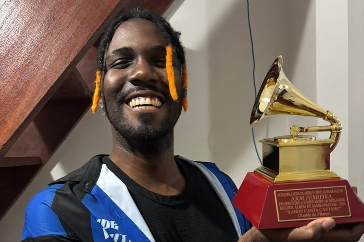 grammy-entregue-por-engano-e-devolvido-para-vencedor:-“emocionado”