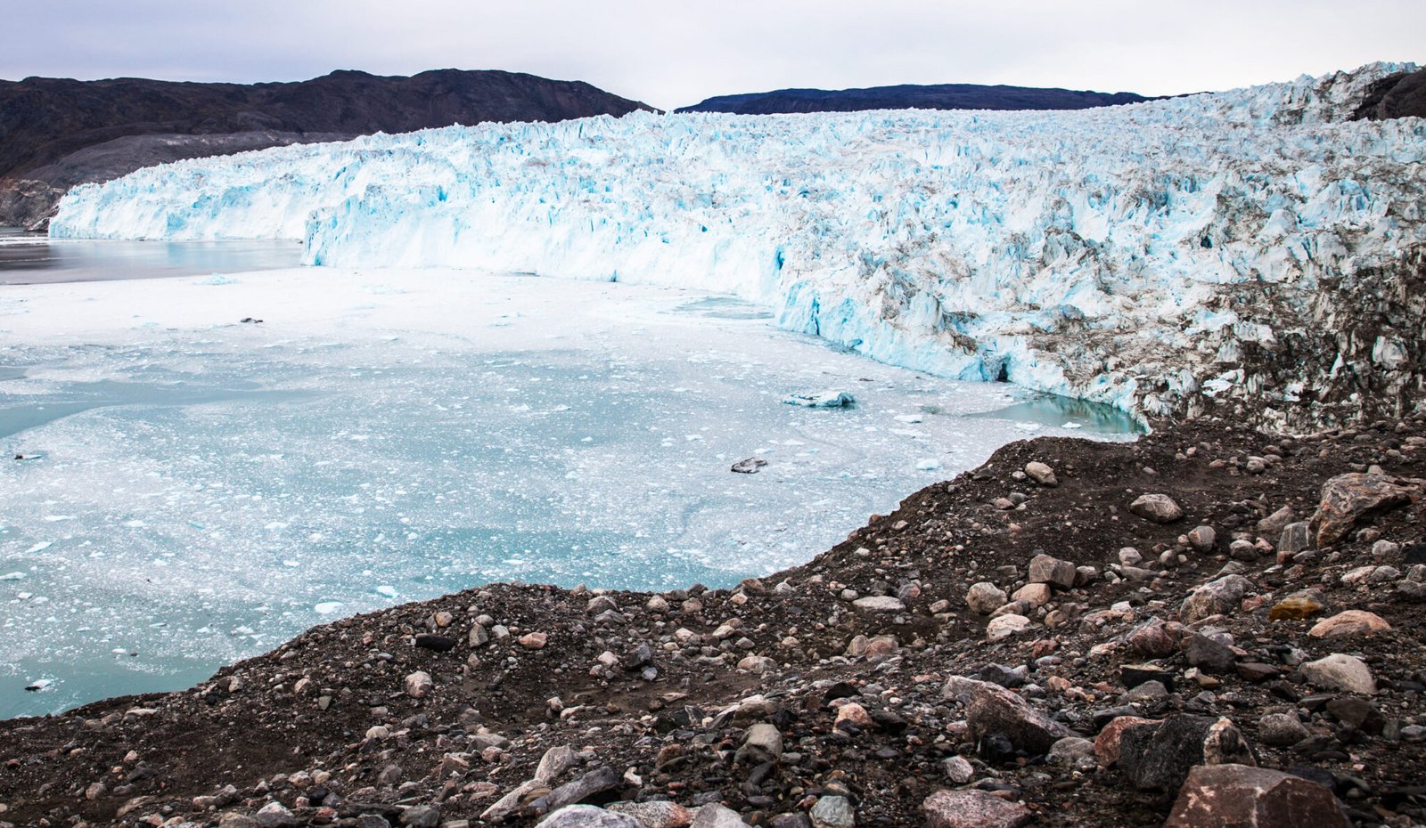 rochas-da-groenlandia-revelam-possivel-idade-do-campo-magnetico-da-terra