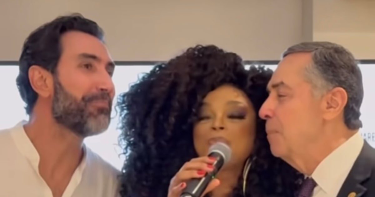 barroso-e-ceo-do-ifood-cantam-garota-de-ipanema-em-jantar-beneficente;-assista