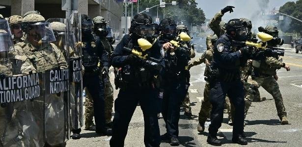 california-pede-a-justica-bloqueio-das-acoes-militares-em-los-angeles