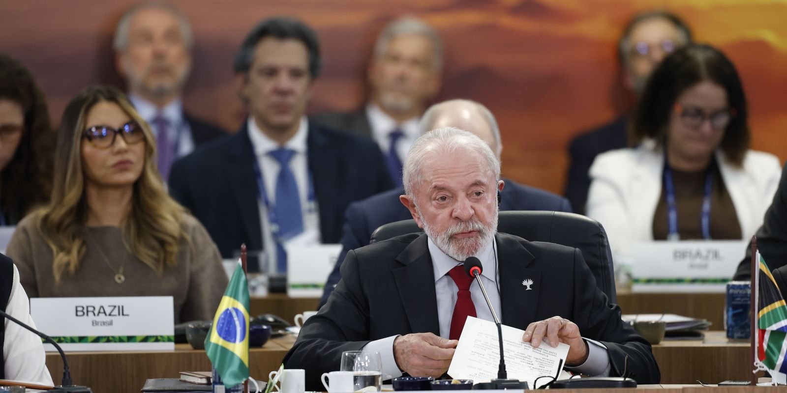 fmi-e-banco-mundial-financiam-paises-ricos,-critica-lula-no-brics