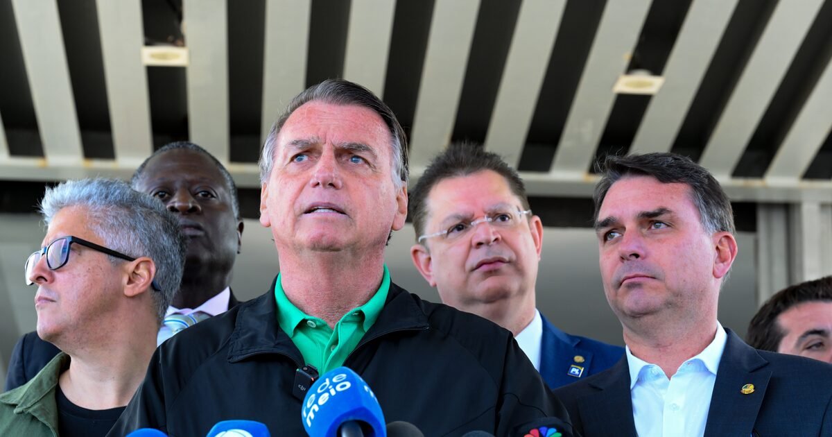 flavio-bolsonaro-afirma-que-apoio-a-rodrigo-bacellar-foi-‘precipitado’