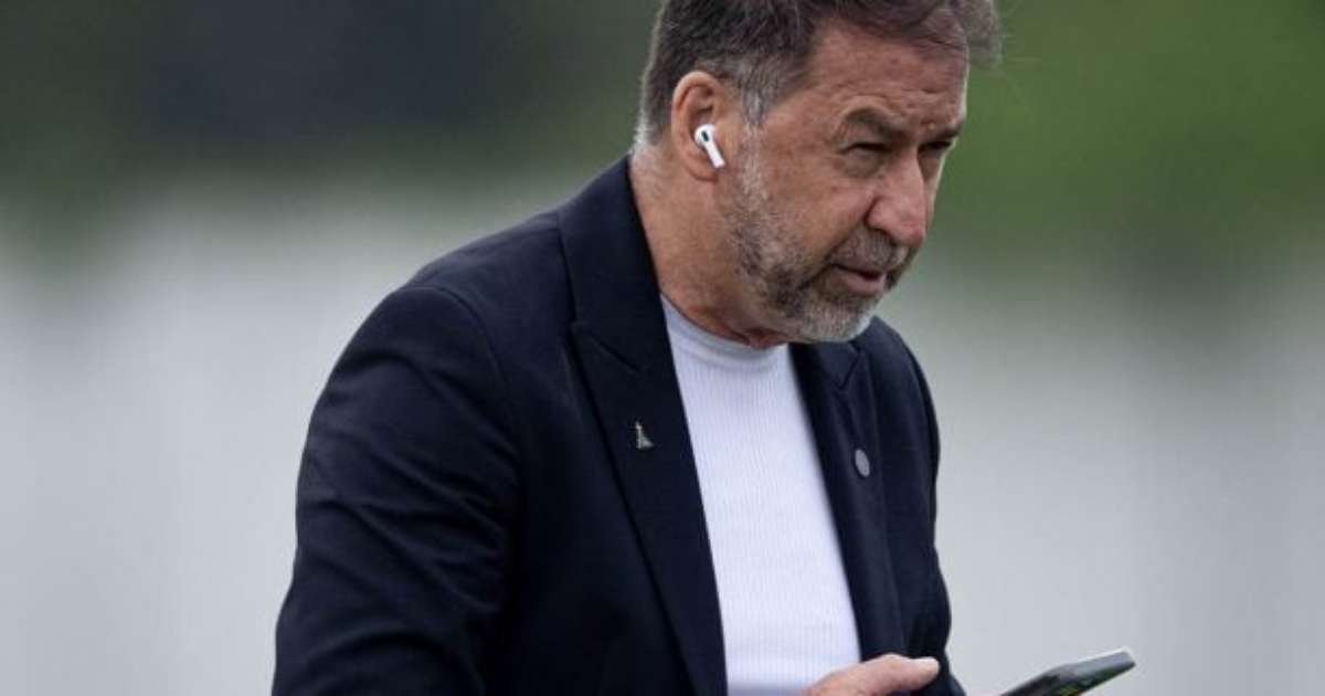 socios-do-corinthians-aprovam-impeachment-de-augusto-melo