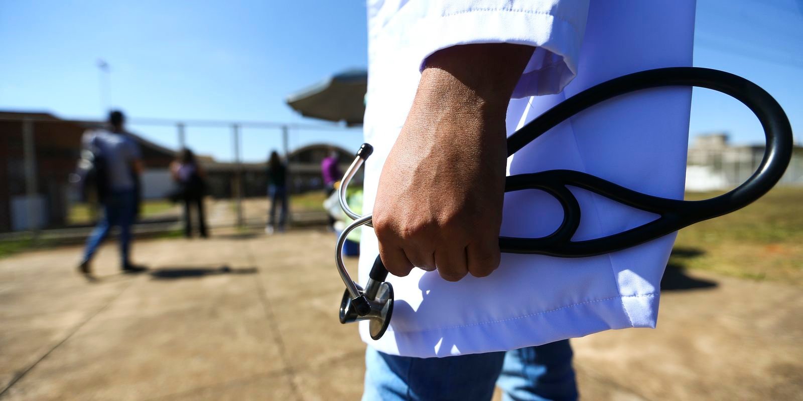 curso-de-medicina-com-nota-baixa-pode-ter-corte-de-vaga-ou-extincao