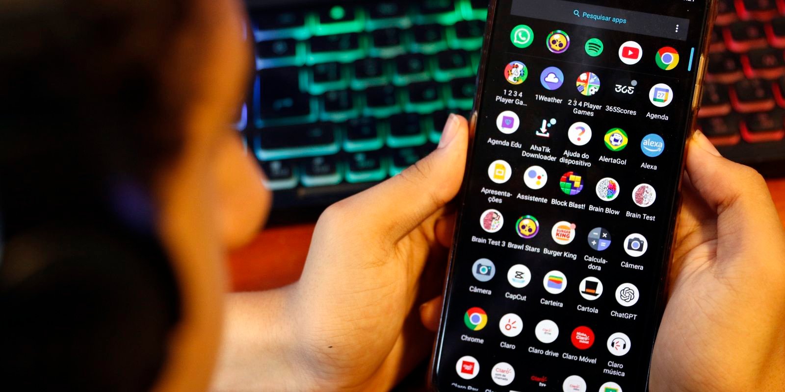 camara-aprova-urgencia-de-projeto-que-combate-adultizacao-nas-redes