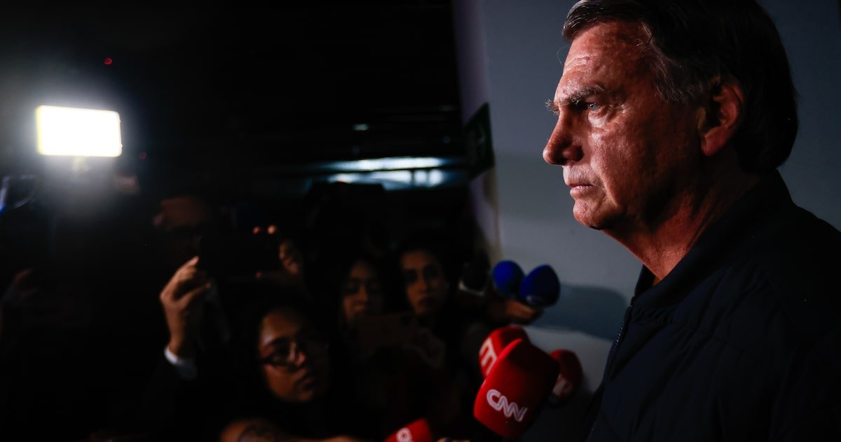 pf-pede-a-moraes-para-colocar-equipe-de-policiais-24-horas-dentro-da-casa-de-bolsonaro