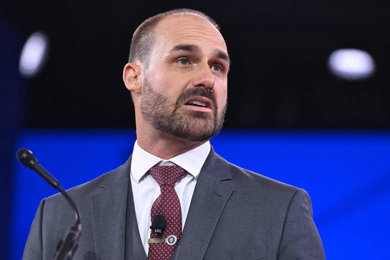 eduardo-bolsonaro-fica-mais-proximo-de-cassacao-apos-ofensiva-da-camara,-e-sofre-reves-com-trump