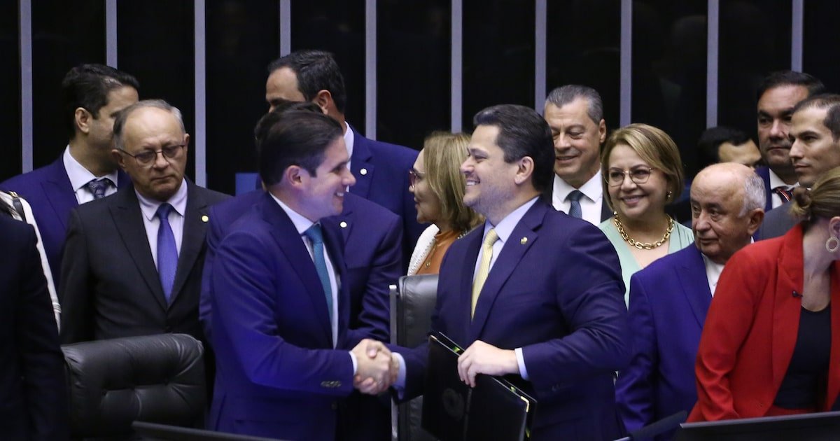 motta,-alcolumbre-e-relator-de-projeto-de-anistia-marcam-reuniao-‘na-calada-da-noite’