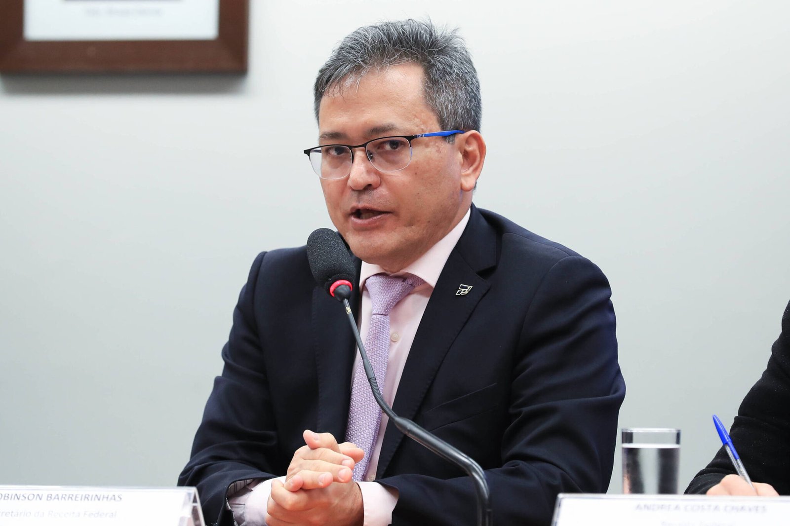 norma-contra-pcc-que-exige-cpf-em-fundo-exclusivo-sai-em-um-mes,-diz-chefe-da-receita-federal