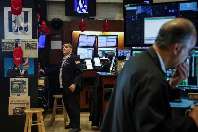 dow-jones-e-s&p-500-renovam-recordes-e-nasdaq-cai-em-sessao-volatil