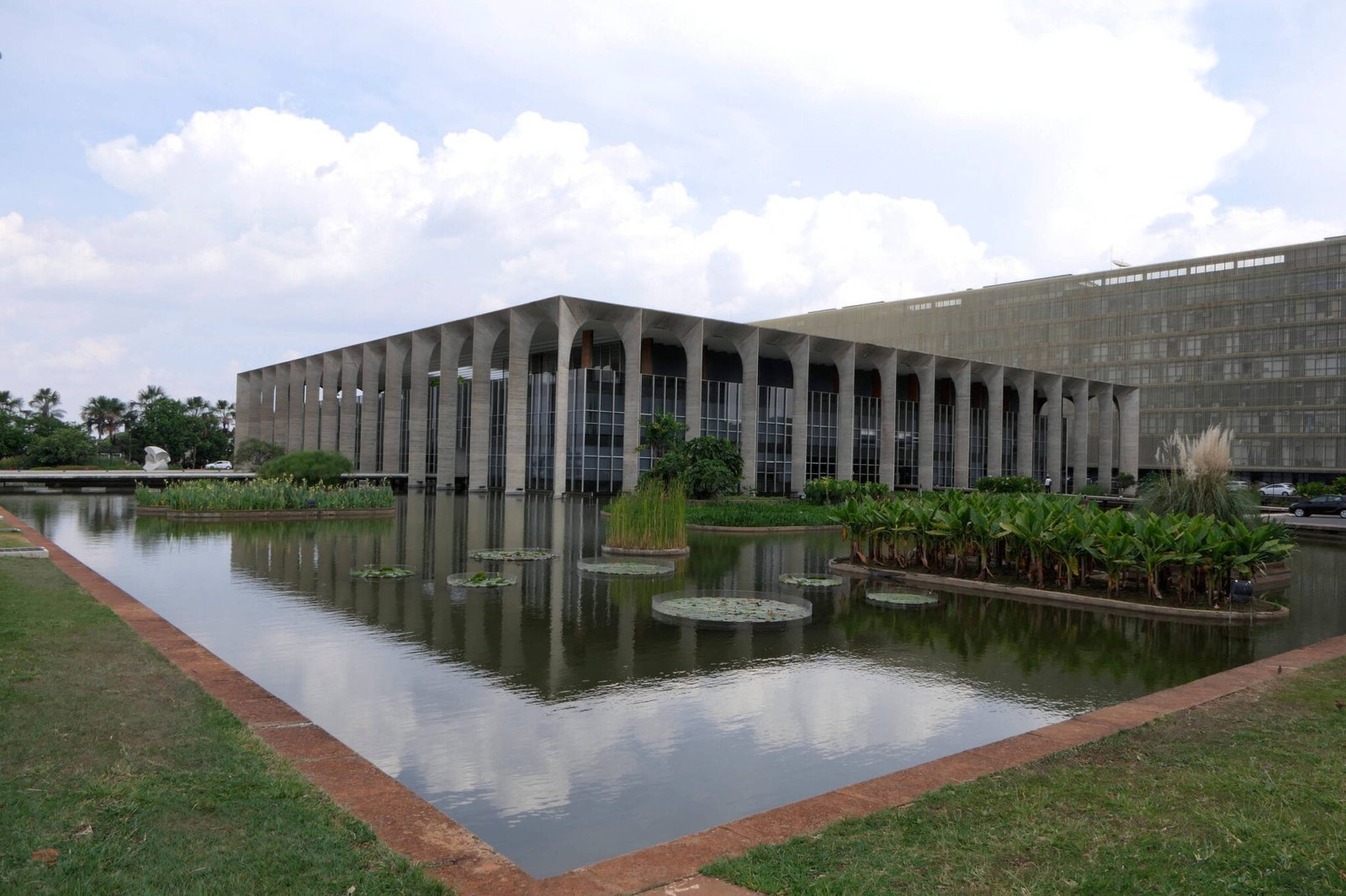 itamaraty-pede-r$-72-milhoes-a-mais-para-fechar-as-contas-do-mes