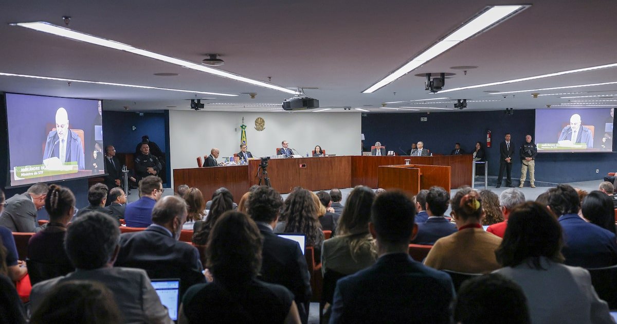 defesas-de-filipe-martins-e-camara-enviam-alegacoes-finais-ao-stf-apos-moraes-restabelecer-advogados