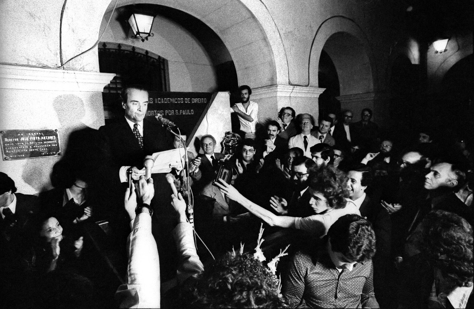 luta-e-angustia-de-geracao-da-usp-contra-a-ditadura-sao-resgatadas-em-livro