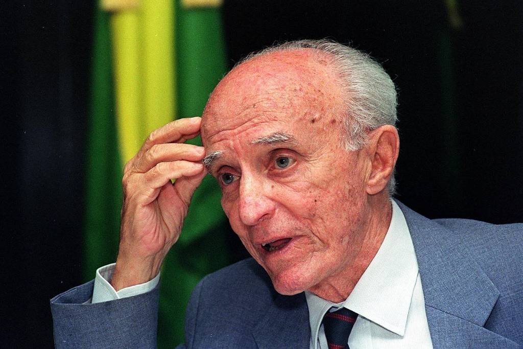 no-dia-dos-professores,-celebram-se-os-115-anos-de-antonio-houaiss