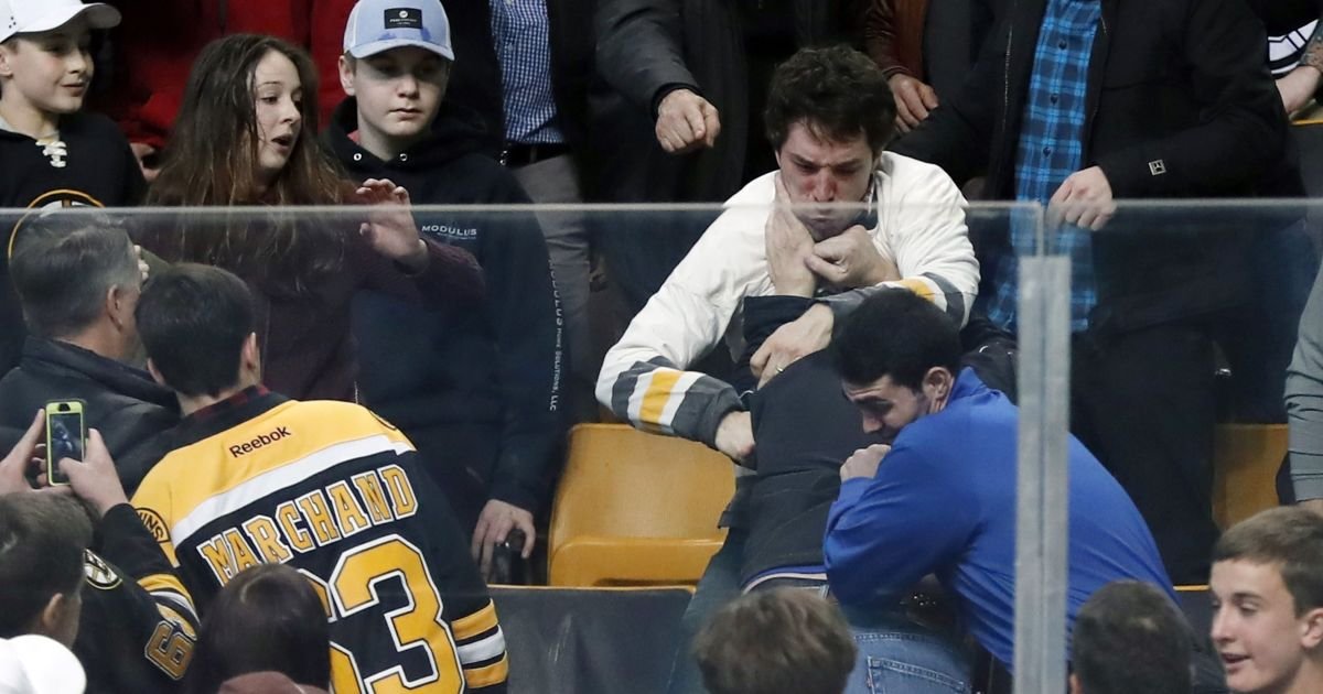 por-que-arquibancadas-esportivas-nos-eua-viraram-“campos-de-batalha”