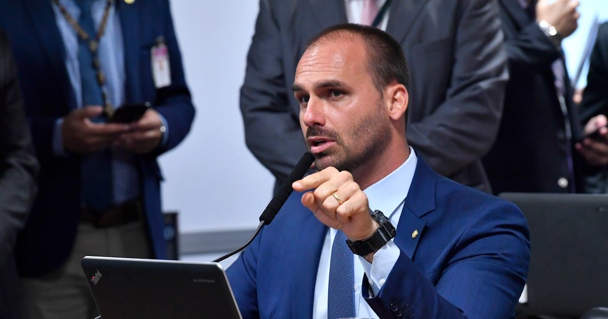 pl-vai-usar-brecha-legal-para-tentar-salvar-mandato-de-eduardo-bolsonaro;-saiba-qual