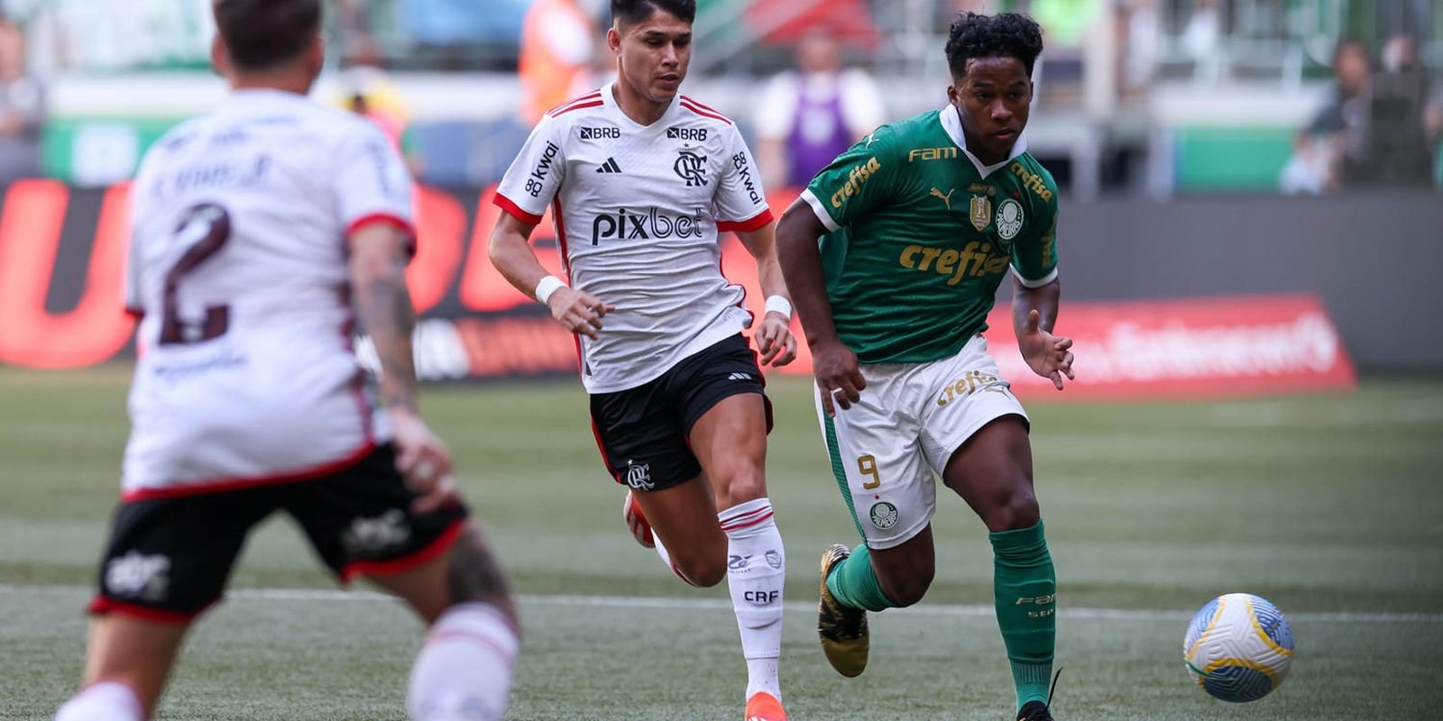 radio-nacional-transmite-ao-vivo-emocoes-de-flamengo-x-palmeiras