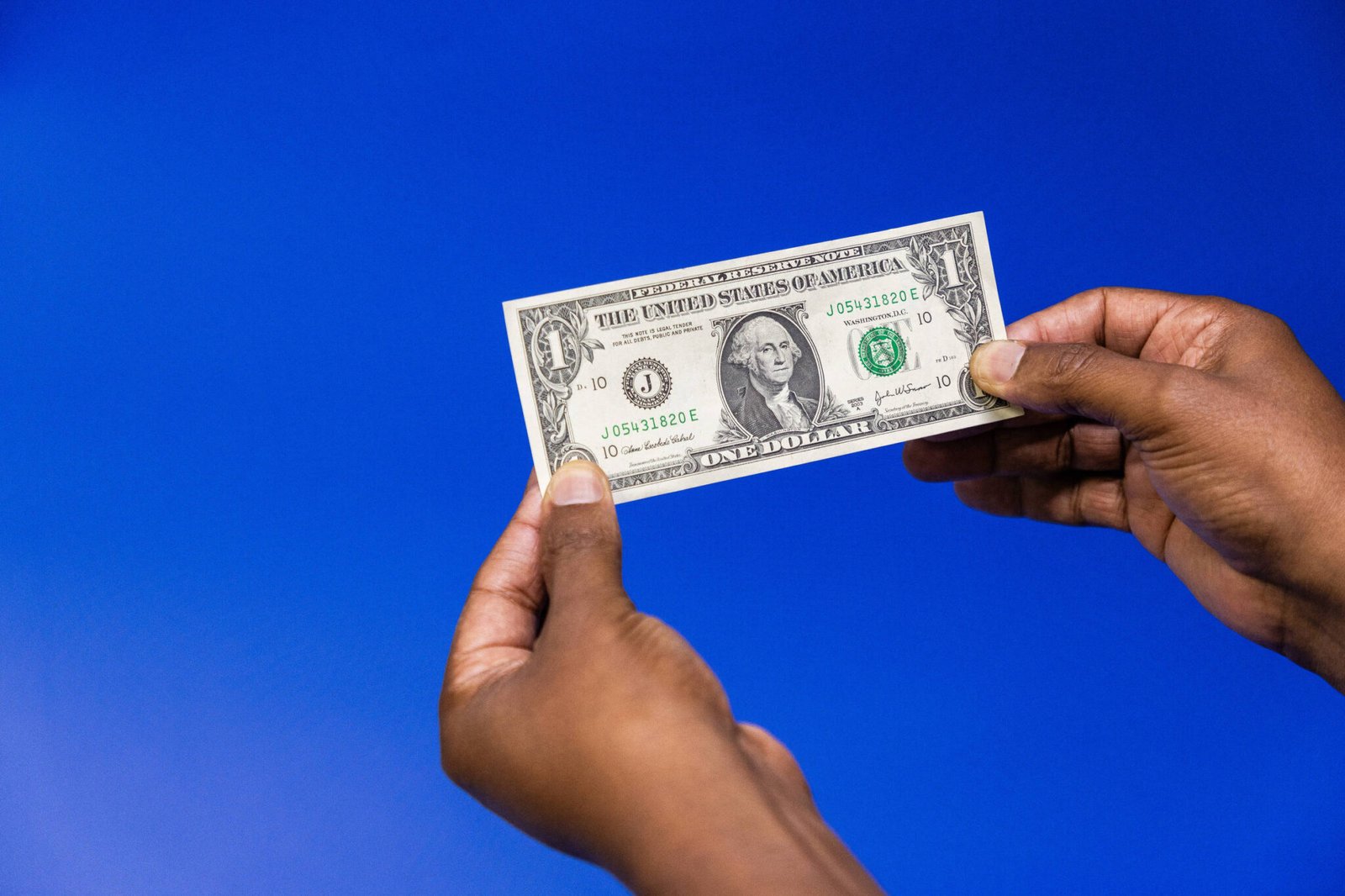 stablecoin-e-usada-como-alternativa-para-turista-driblar-iof-no-exterior