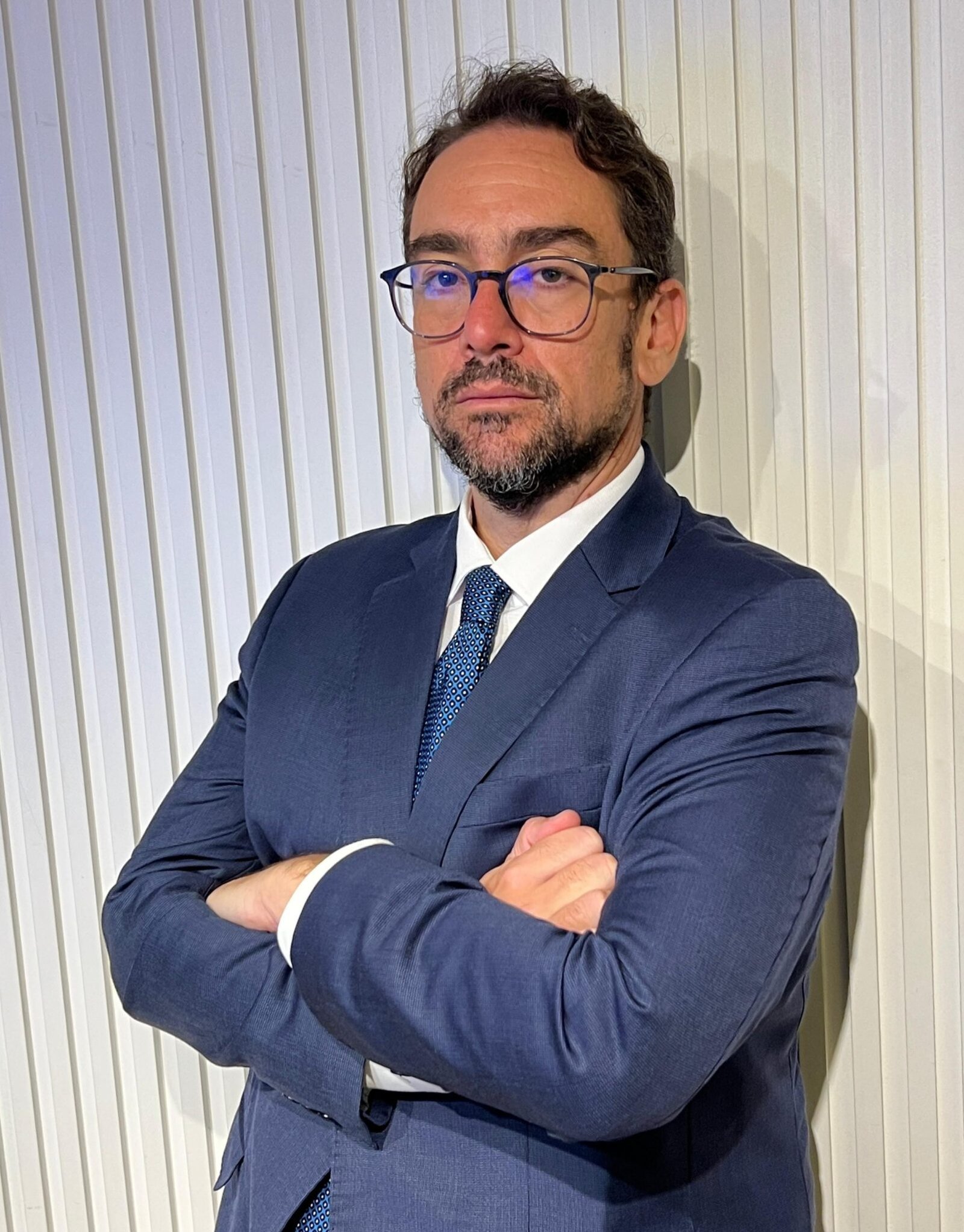 do-copo-ao-colapso:-o-metanol-como-face-lucrativa-e-visivel-da-desordem-social