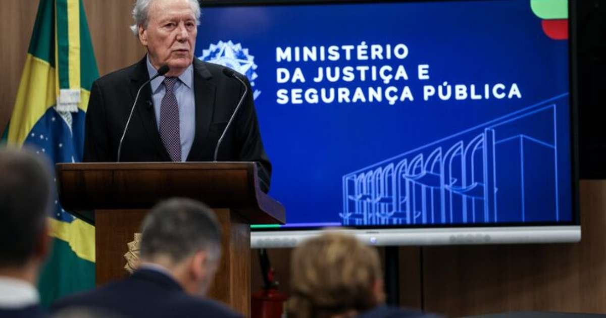 lewandowski-apresenta-projeto-antimafia,-aposta-para-combater-faccoes-como-pcc-e-cv