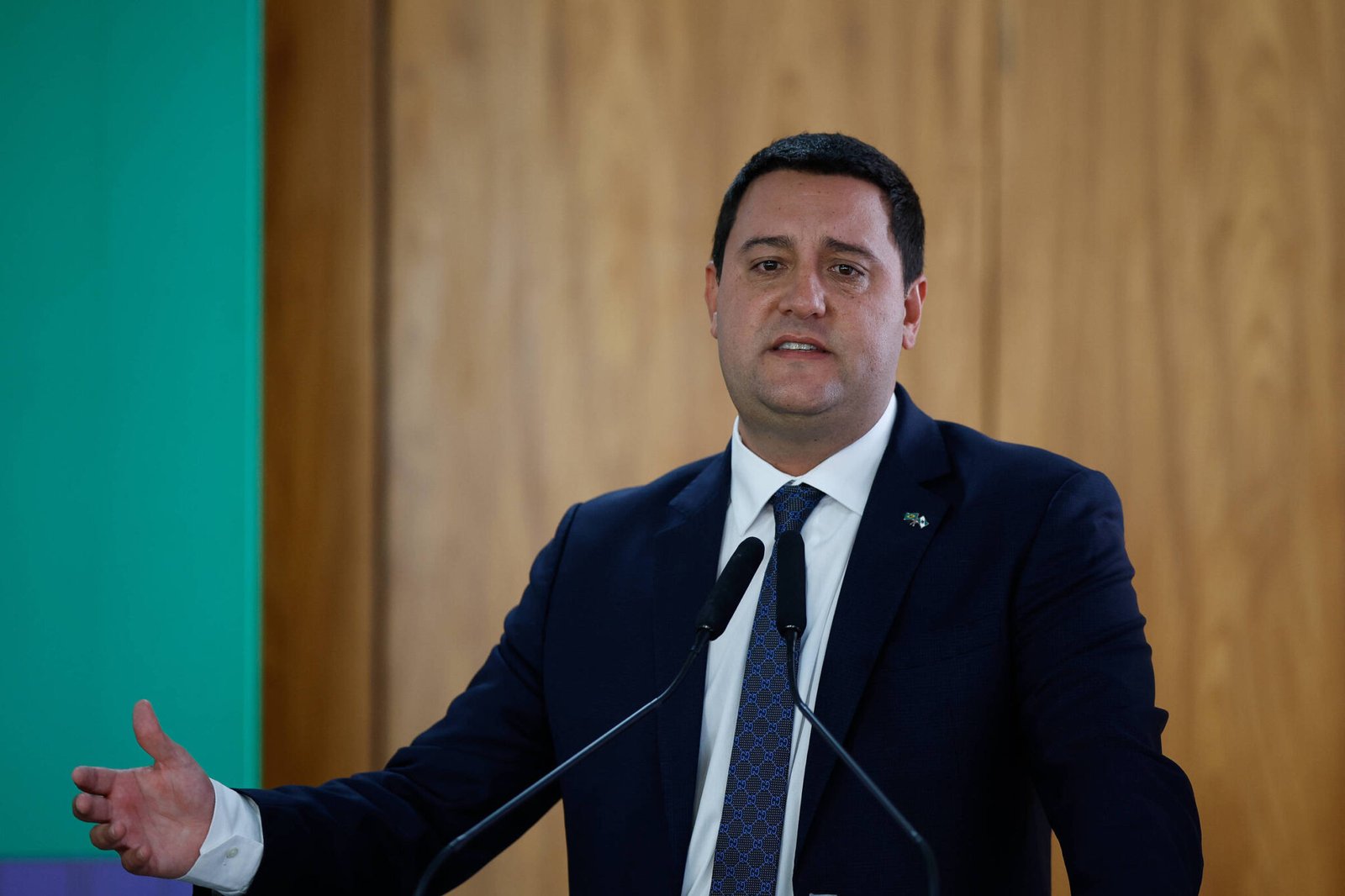 emplacamentos-de-carros-sobem-no-parana-e-viram-trunfo-de-ratinho