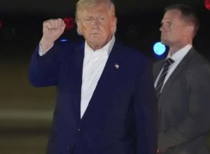 trump-diz-que-vai-falar-com-putin-para-“colocar-fim-ao-banho-de-sangue”-na-ucrania