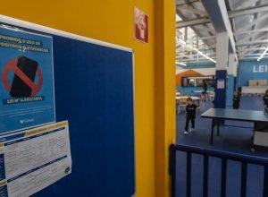escola-sem-partido-entra-com-acao-contra-lei-que-proibe-celular-nas-escolas-de-sp