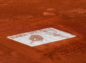 pegada-de-nadal-e-eternizada-em-roland-garros