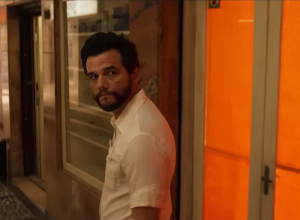 “o-agente-secreto”-brilha-em-cannes,-mas-quando-chega-ao-brasil?