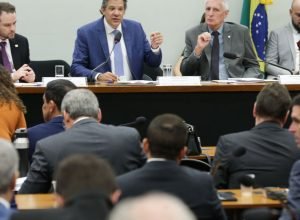 audiencia-com-haddad-e-encerrada-apos-tumulto-entre-deputados