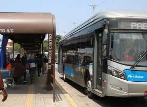 com-variacao-de-0,2%,-setor-de-servicos-cresce-pelo-terceiro-mes