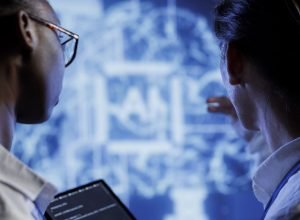 estudo-mostra-que-ia-e-usada-para-simular-reacoes-humanas-em-pesquisas