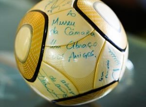 moraes-vota-por-condenar acusado-de-furtar-bola-autografada-por-neymar