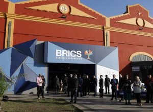 brics-tera-declaracoes-de-ia,-doencas-socialmente-determinadas-e-clima