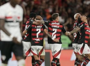 flamengo-vence-sao-paulo-por-2-a-0-no-retorno-do-brasileiro