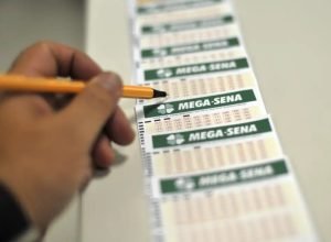 mega-sena:-aposta-de-rs-acerta-seis-dezenas-e-leva-mais-de-r$-45-milhoes