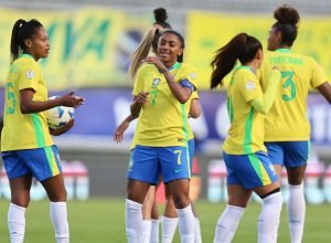 liderada-por-kerolin,-selecao-goleia-bolivia-na-copa-america