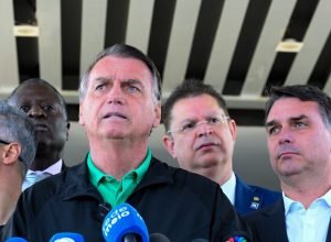 flavio-bolsonaro-afirma-que-apoio-a-rodrigo-bacellar-foi-‘precipitado’