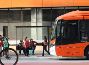 mais-de-25-onibus-foram-atacados-entre-ontem-e-hoje-em-sp