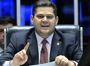 com-plenario-obstruido,-senado-tera-sessao-remota,-diz-alcolumbre