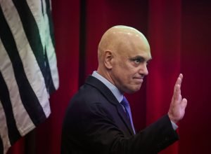 moraes-manda-seguranca-ver-celular-de-advogado-apos-desentendimento-em-audiencia-de-trama-golpista