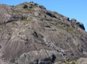 idoso-morre-apos-passar-mal-no-pico-dos-marins,-em-sp