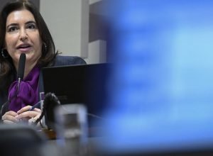 no-senado,-tebet-defende-revisao-de-gastos-e-de-isencoes-fiscais