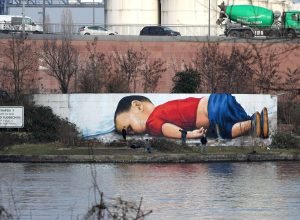 dez-anos-apos-morte-simbolica-de-menino-sirio,-crise-dos-refugiados-se-repete-no-mediterraneo