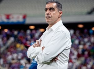 fortaleza-anuncia-saida-do-tecnico-portugues-renato-paiva