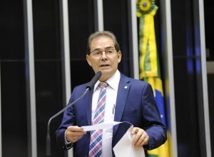paulinho-quer-acelerar-projeto-de-reducao-de-penas,-mas-esquerda-se-opoe-e-direita-cobra-anistia