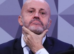 “careca-do-inss”-promete-entregar-a-pf-documentos-que-provam-inocencia