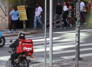 votacao-de-vinculo-entre-motoristas-e-apps-sera-em-30-dias,-diz-fachin