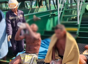 pescadores-sao-resgatados-apos-3-dias-a-deriva;-ondas-causaram-o-naufragio