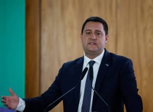 emplacamentos-de-carros-sobem-no-parana-e-viram-trunfo-de-ratinho